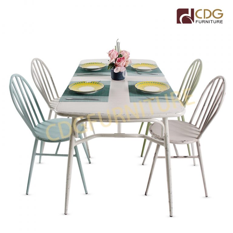 Advantages and disadvantages of metal furniture jiemei